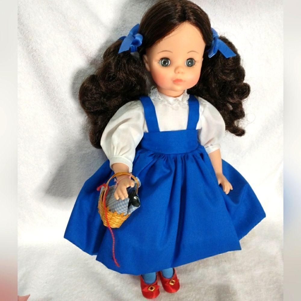 Madame Alexander Dorothy Doll